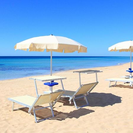 Hotel Beach Salento Марина-ді-Песколузе Екстер'єр фото